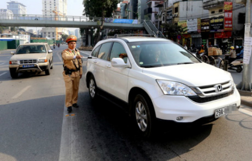 Luật sư: Chưa nên phạt lỗi 'không có giấy tờ gốc' với ôtô thế chấp ngân hàng