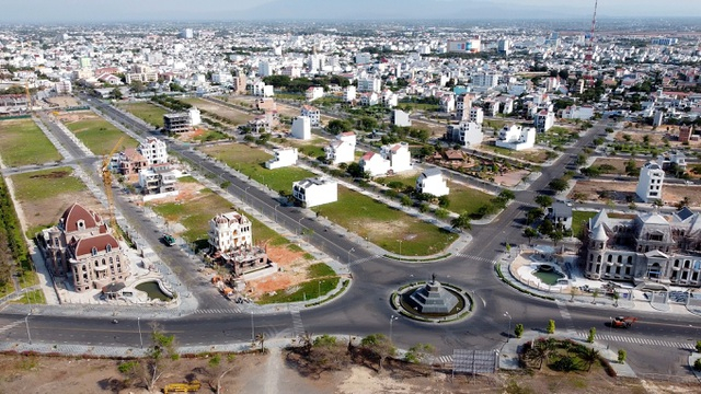 Trả hoa hồng môi giới BĐS lên đến 19,5%: Các luật gia, Hội môi giới BĐS bàn luận ra sao?