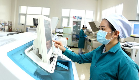 Liên quan các vụ sai phạm trong đấu thầu trang thiết bị y tế: Không thể “vừa đá bóng, vừa thổi còi”!