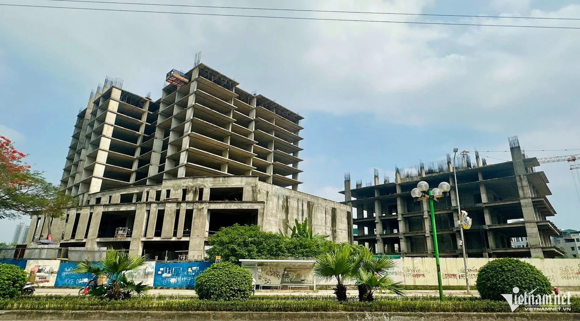 Đất vàng bị bỏ hoang không chỉ là lãng phí tài sản, mà còn phản ánh rủi ro trong cơ chế quản trị dự án